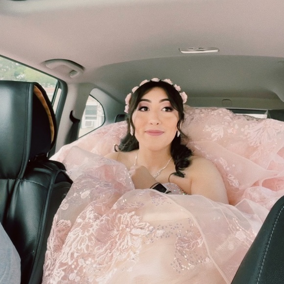 Meet your Posher, Lizzy - Picture 1 of 1